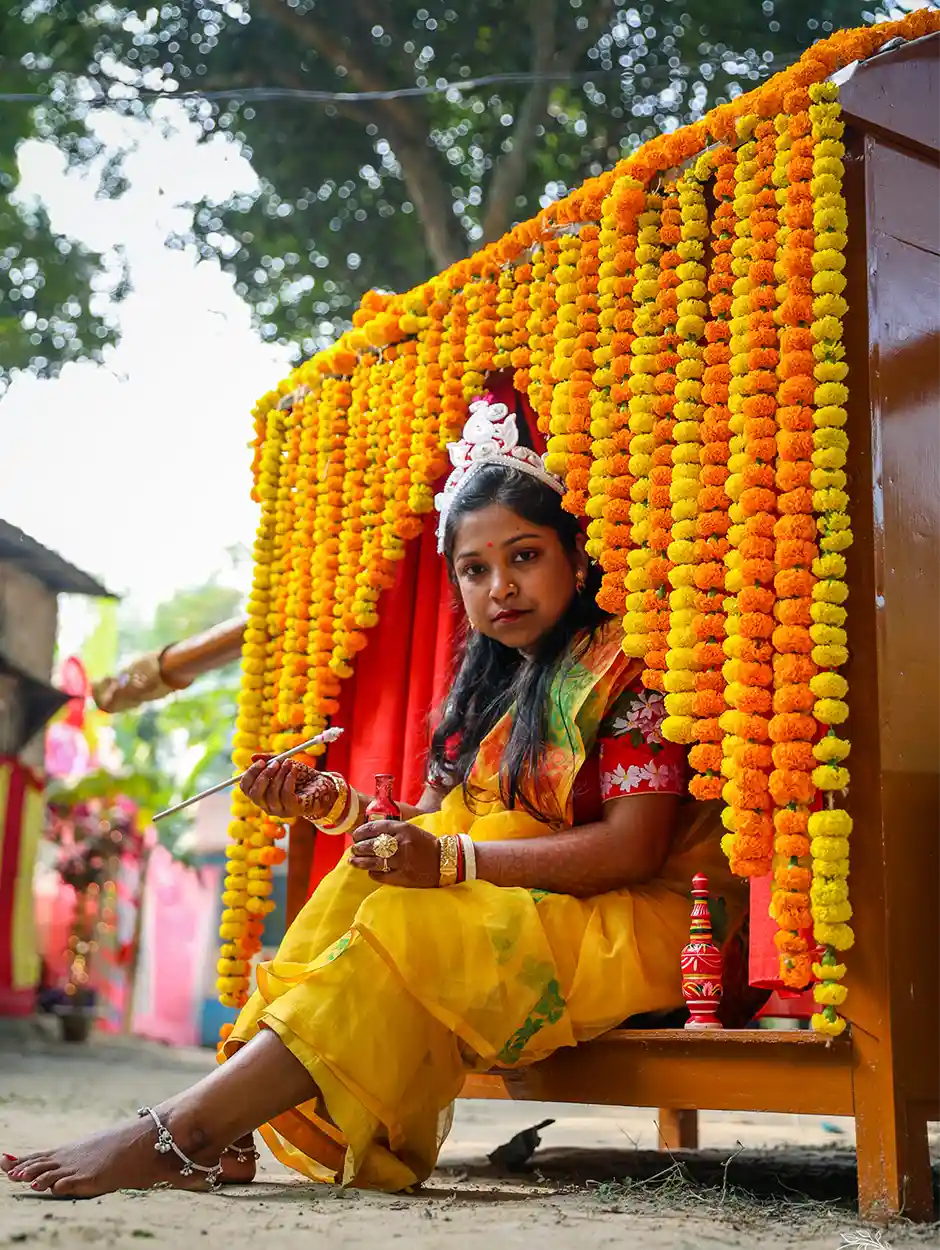 Bengali-Bride-Haimanti-With-Palki